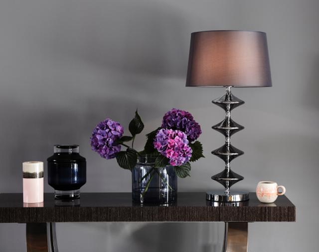 Grey bedroom ideas – the Deco table lamp