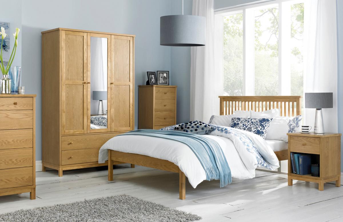 Bedroom colour scheme ideas – wooden furniture