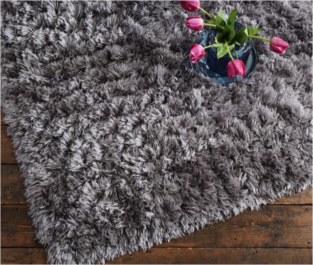 Luxury bedroom ideas – deep pile rug