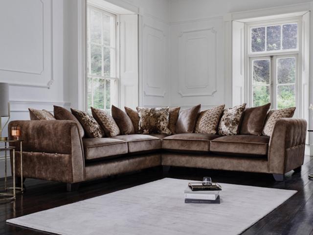 13295_stars_and_symbols_ariana1