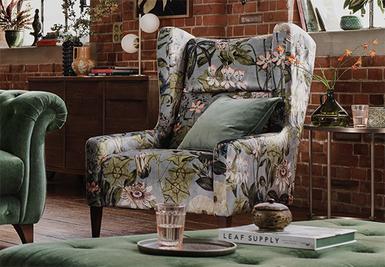 Lavish Accent Chair Roomset