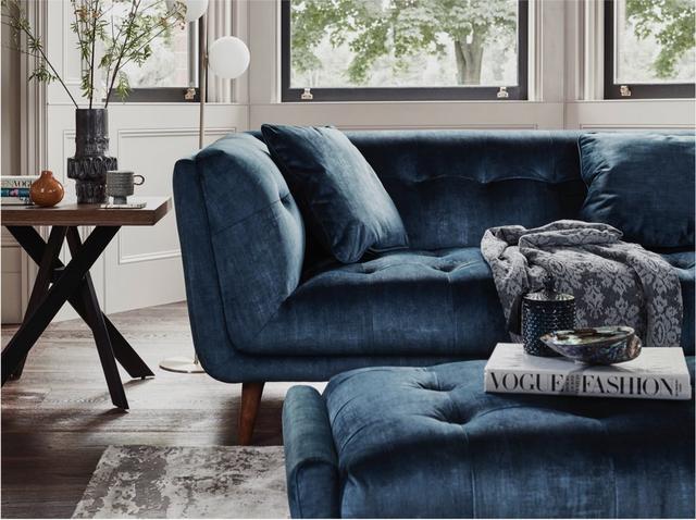 1628_long_living_room_premier_rene_sofa_20