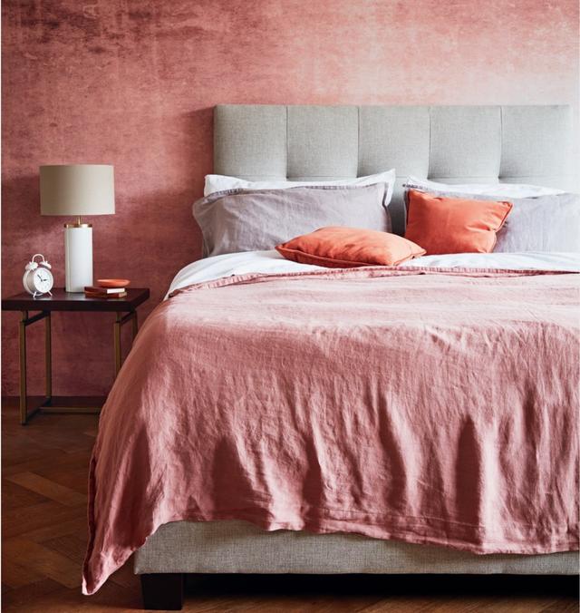 5972_romantic_bedrooms_think_pink