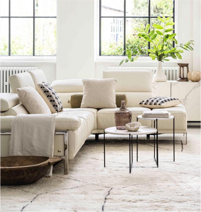 7111_Island_retreat_hero_split1