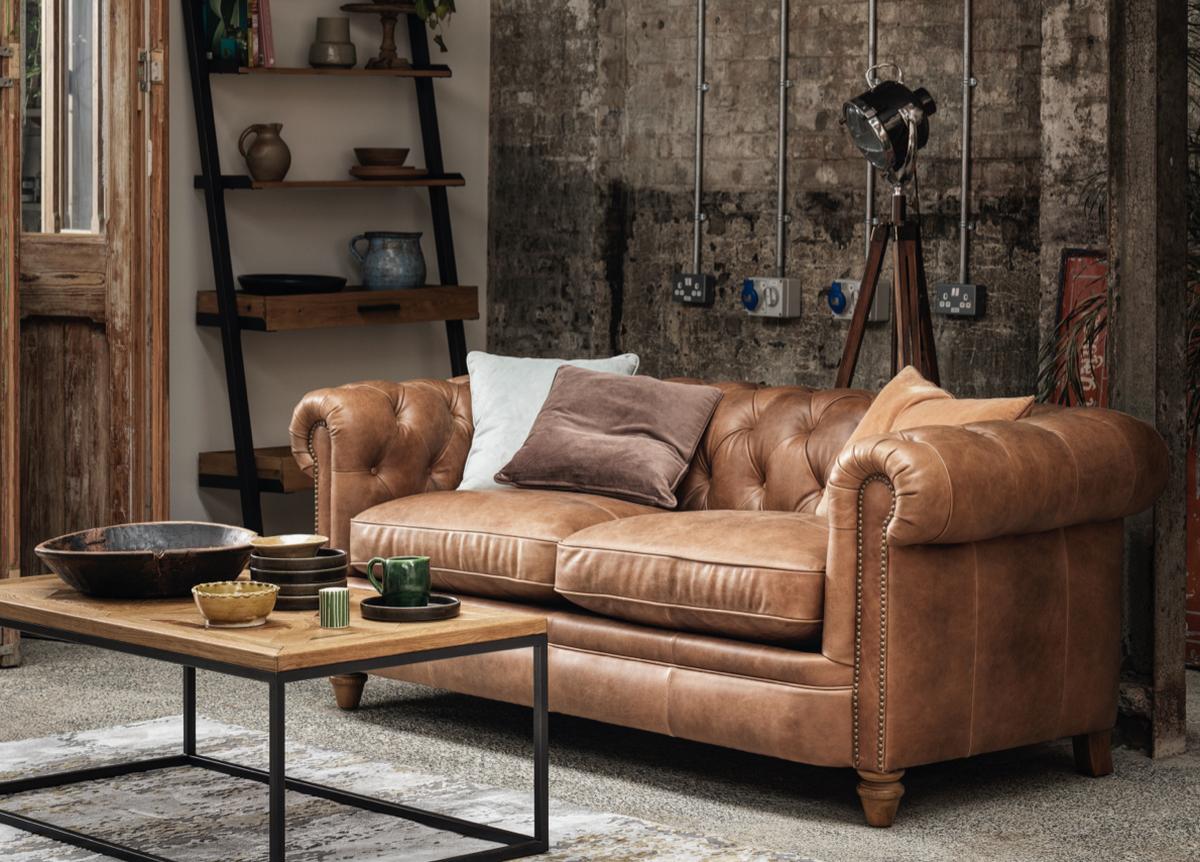 847-ss21-newport-sofa