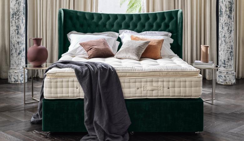 940-glam-bedroom-preview