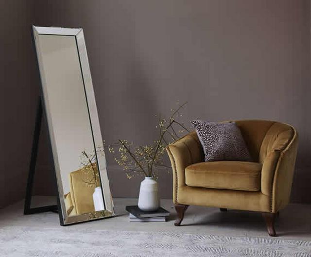 Romantic bedroom ideas – full length mirror