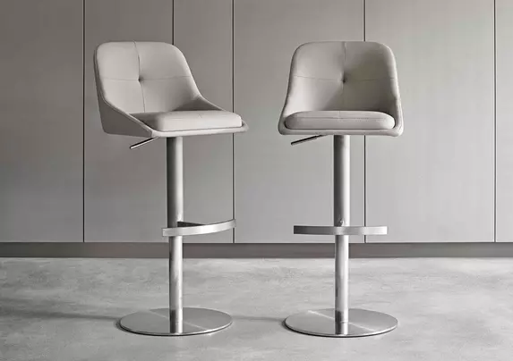 Avorio Swivel Bar Stool