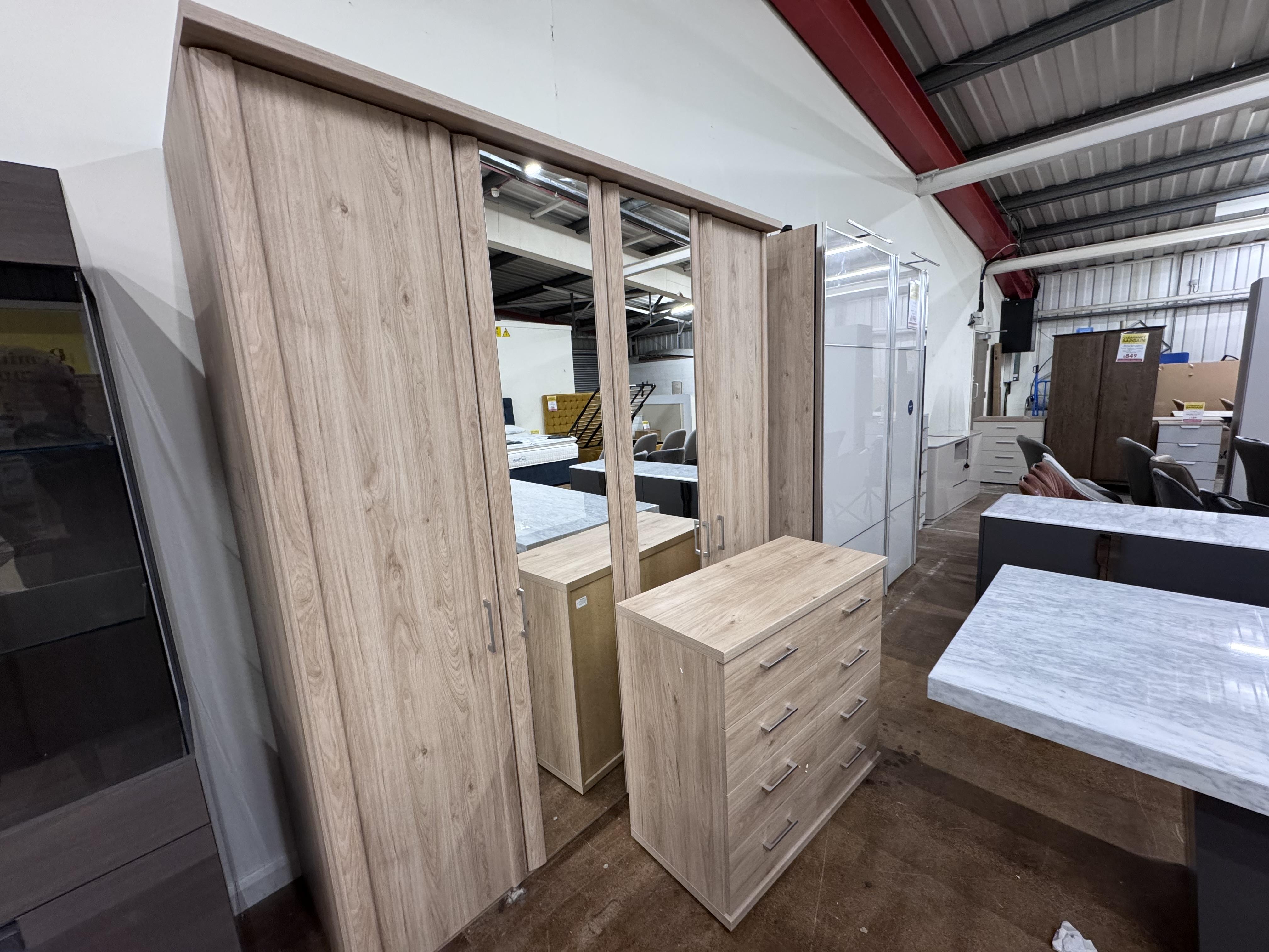Oxford 4 Door Hinged Wardrobe & 4 Drawer Chest