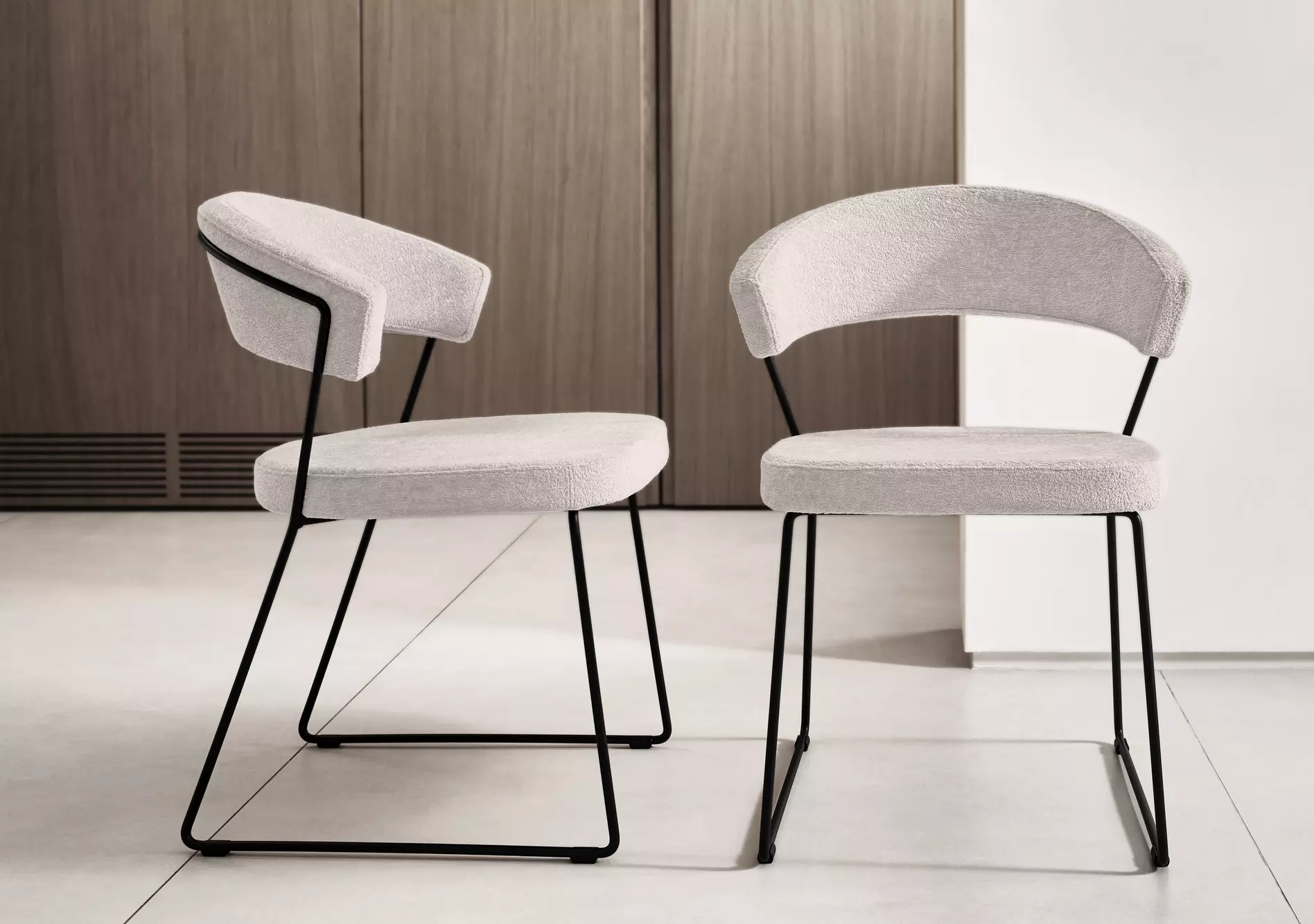 New York Set of 6 Black Metal Leg Dining Chairs