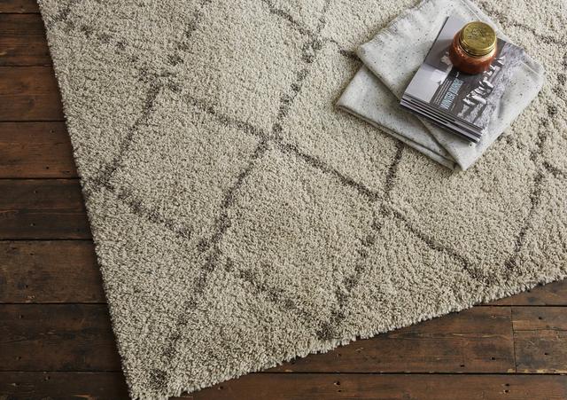 White bedroom ideas – ivory rug