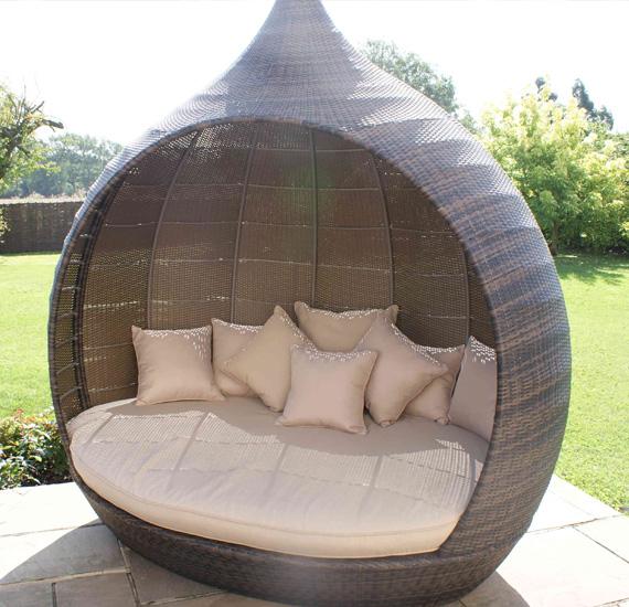 Oasis day bed