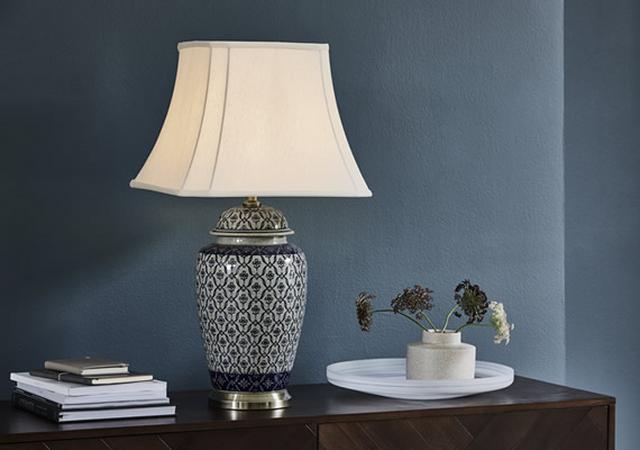 Blue room porcelain lamp